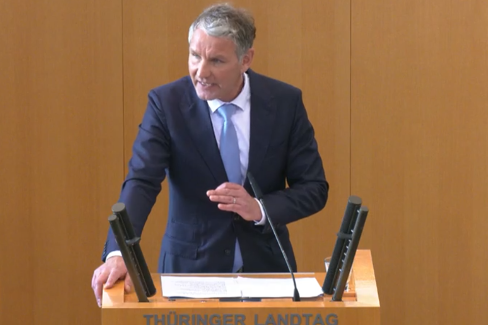 Björn Höcke (AfD) am Rednerpult des Thüringer Landtages.